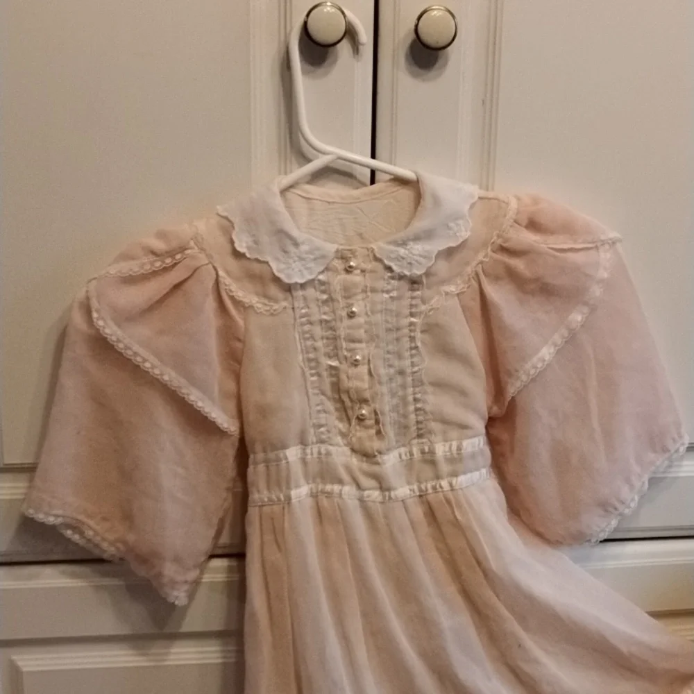 Vintage Gunne Sax 1970s Girls Peach Lace Trim Dress